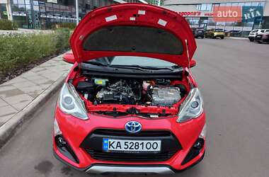 Хэтчбек Toyota Aqua 2015 в 