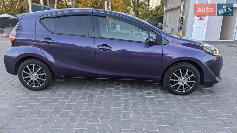Хетчбек Toyota Aqua 2017 в Одесі