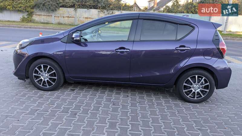 Хетчбек Toyota Aqua 2017 в Одесі