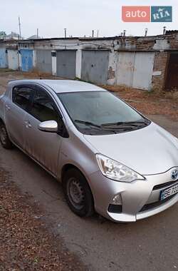 Хэтчбек Toyota Aqua 2014 в 