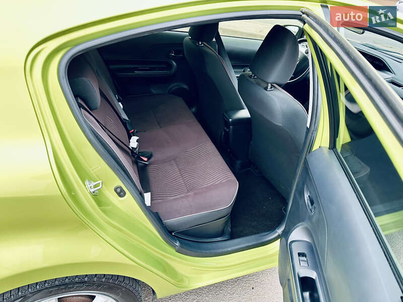 Хэтчбек Toyota Aqua 2015 в Виннице