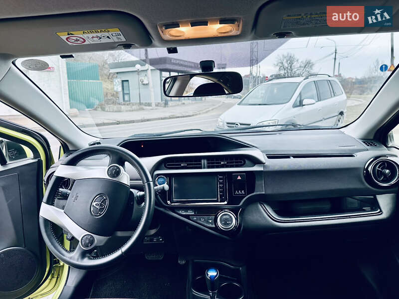 Хэтчбек Toyota Aqua 2015 в Виннице