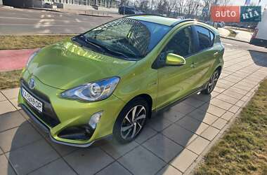 Хэтчбек Toyota Aqua 2015 в Киеве