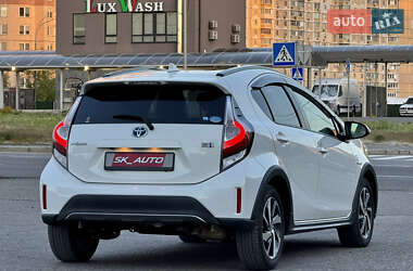 Хэтчбек Toyota Aqua 2017 в 
