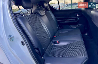 Хэтчбек Toyota Aqua 2017 в 