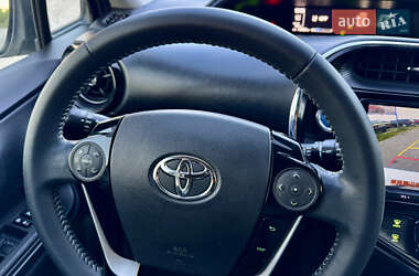 Хэтчбек Toyota Aqua 2017 в 