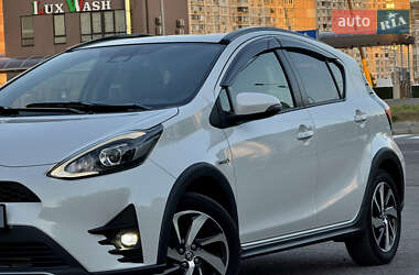 Хэтчбек Toyota Aqua 2017 в 