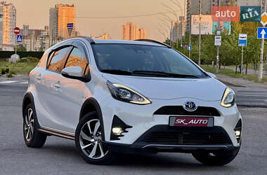 Хэтчбек Toyota Aqua 2017 в 