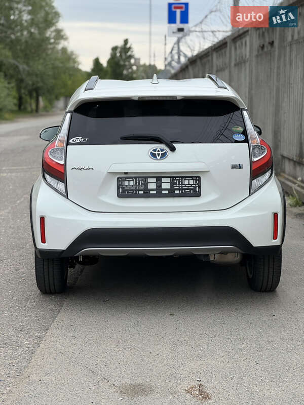 Хетчбек Toyota Aqua 2017 в Києві