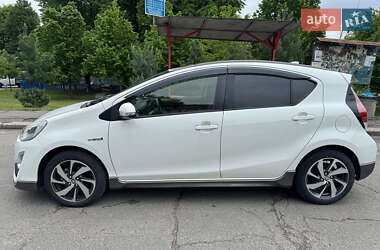 Хэтчбек Toyota Aqua 2016 в 