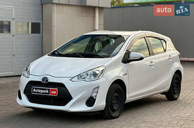 Хэтчбек Toyota Aqua 2015 в Одессе
