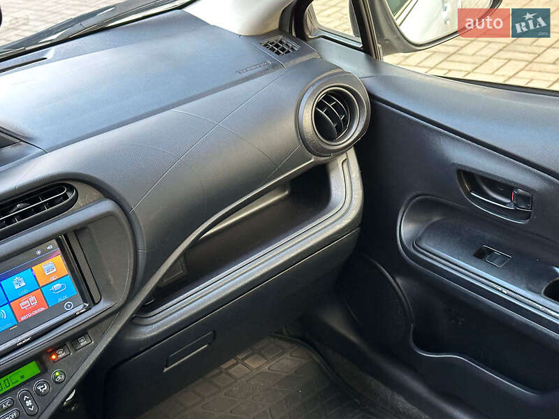 Хетчбек Toyota Aqua 2015 в Одесі