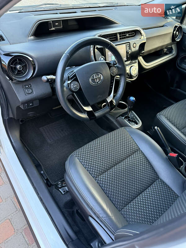 Хетчбек Toyota Aqua 2017 в Одесі