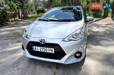 Хэтчбек Toyota Aqua 2015 в 