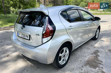 Хэтчбек Toyota Aqua 2015 в 