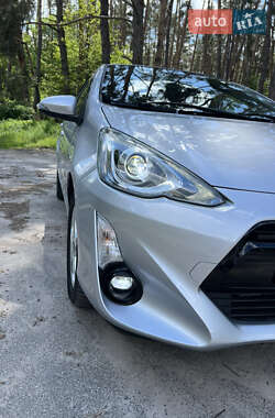 Хэтчбек Toyota Aqua 2015 в 