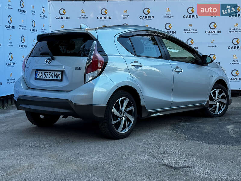 Хетчбек Toyota Aqua 2016 в Києві