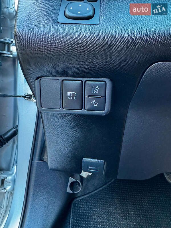 Хетчбек Toyota Aqua 2016 в Києві