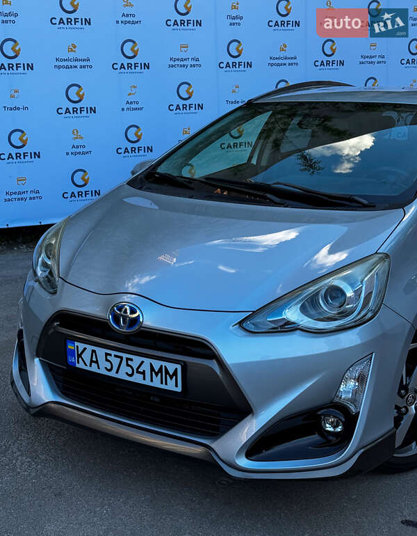 Хетчбек Toyota Aqua 2016 в Києві