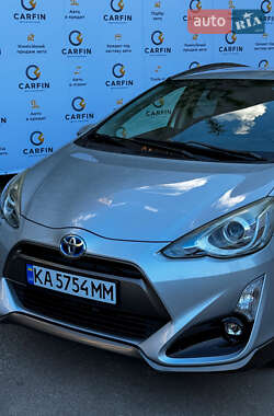 Хэтчбек Toyota Aqua 2016 в 