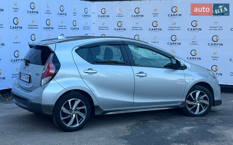 Хетчбек Toyota Aqua 2016 в Києві