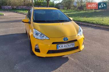 Хэтчбек Toyota Aqua 2015 в 