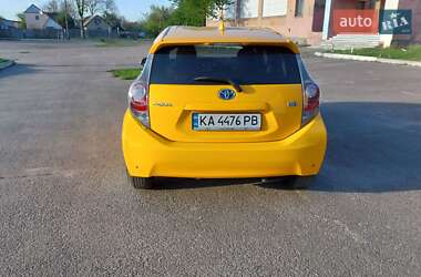 Хэтчбек Toyota Aqua 2015 в 