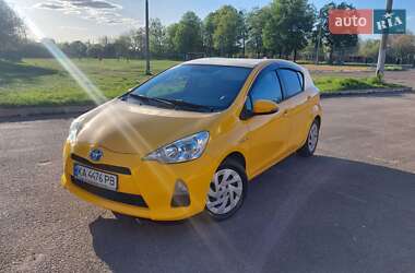 Хэтчбек Toyota Aqua 2015 в 