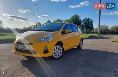 Хэтчбек Toyota Aqua 2015 в 
