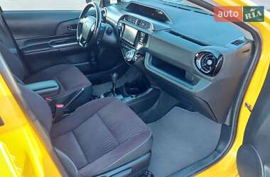 Хэтчбек Toyota Aqua 2015 в 
