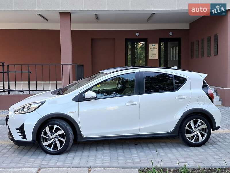 Хетчбек Toyota Aqua 2017 в Одесі