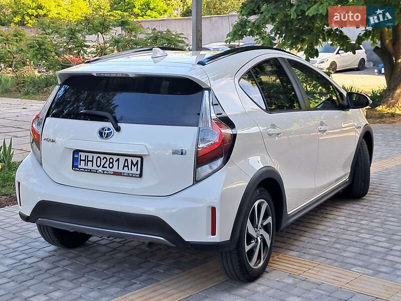 Хетчбек Toyota Aqua 2017 в Одесі