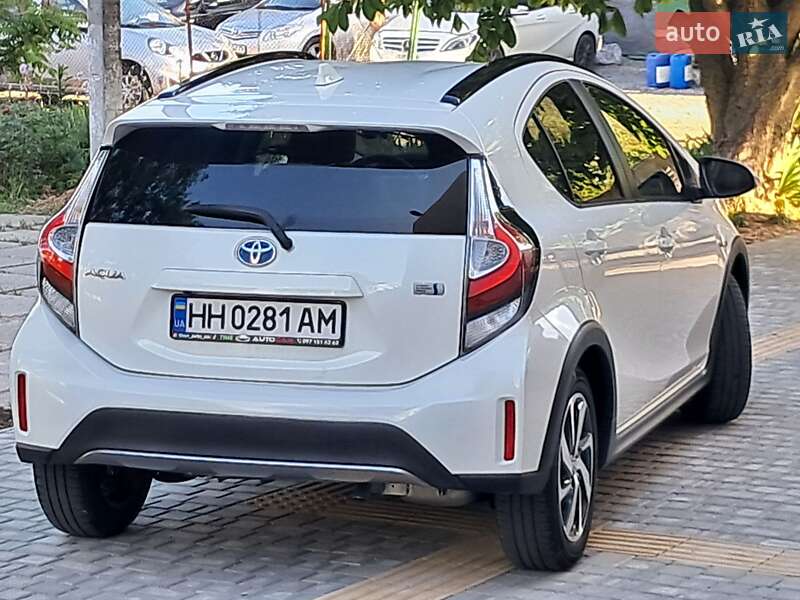 Хетчбек Toyota Aqua 2017 в Одесі