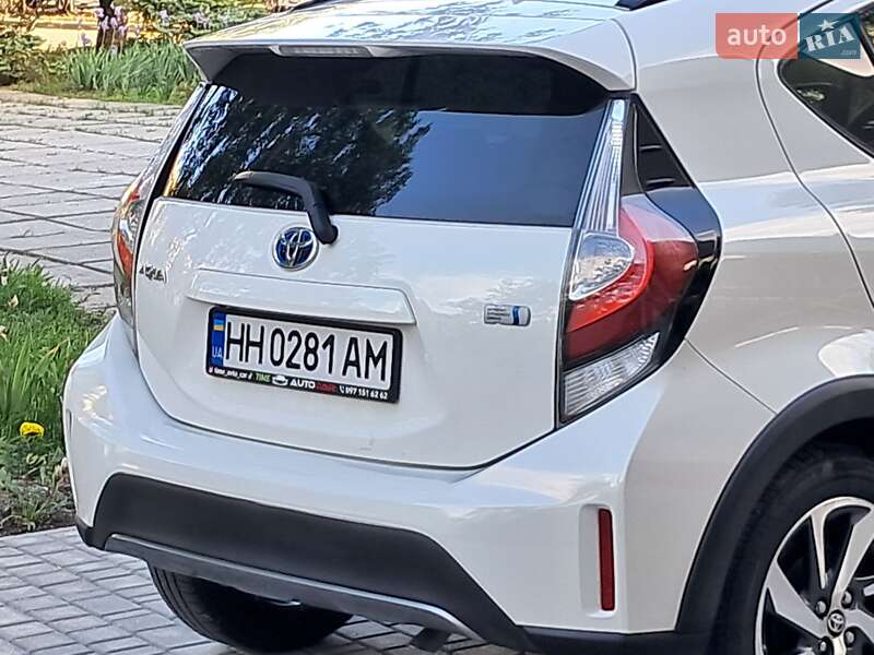 Хетчбек Toyota Aqua 2017 в Одесі