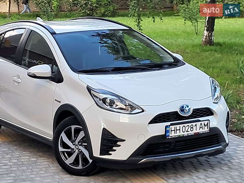 Хетчбек Toyota Aqua 2017 в Одесі