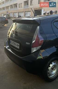 Хетчбек Toyota Aqua 2014 в 