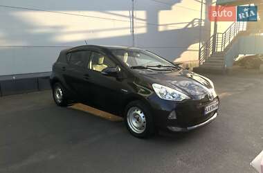 Хетчбек Toyota Aqua 2014 в 