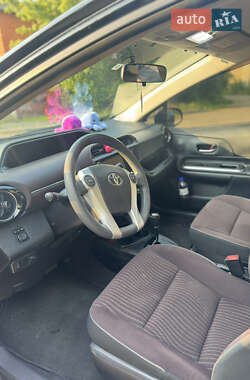 Хэтчбек Toyota Aqua 2015 в 