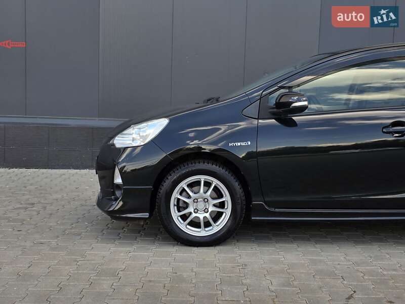 Хетчбек Toyota Aqua 2013 в Києві