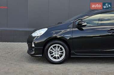 Хэтчбек Toyota Aqua 2013 в 