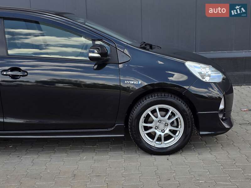 Хетчбек Toyota Aqua 2013 в Києві