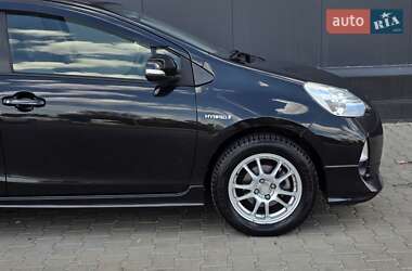 Хэтчбек Toyota Aqua 2013 в 