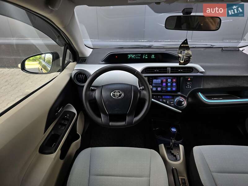 Хетчбек Toyota Aqua 2013 в Києві