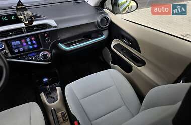Хэтчбек Toyota Aqua 2013 в 