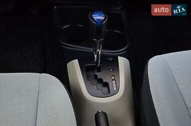 Хэтчбек Toyota Aqua 2013 в 