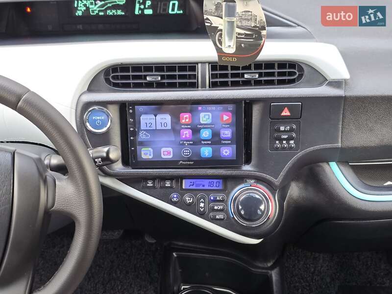 Хетчбек Toyota Aqua 2013 в Києві