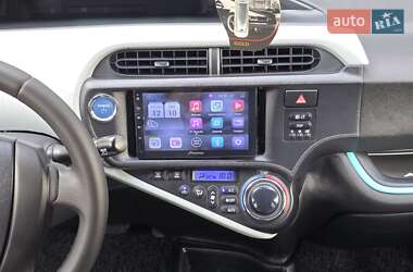 Хэтчбек Toyota Aqua 2013 в 