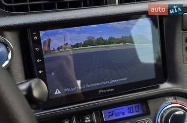 Хэтчбек Toyota Aqua 2013 в 