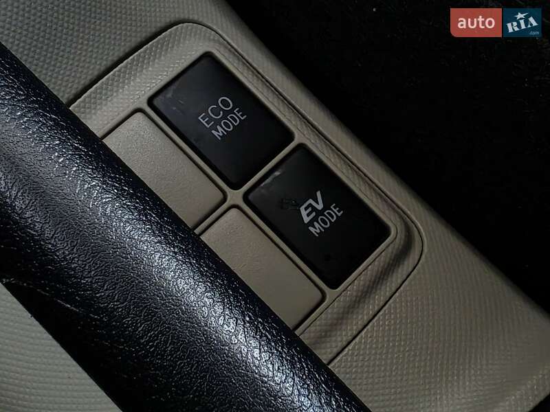 Хетчбек Toyota Aqua 2013 в Києві