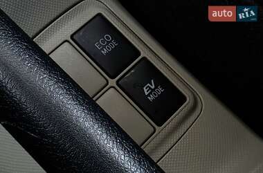 Хэтчбек Toyota Aqua 2013 в 